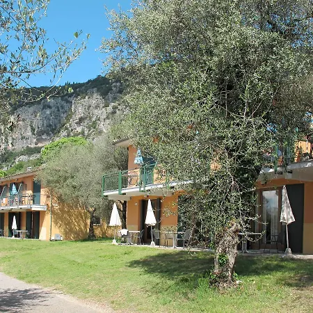 Apartment Parco Del 100s